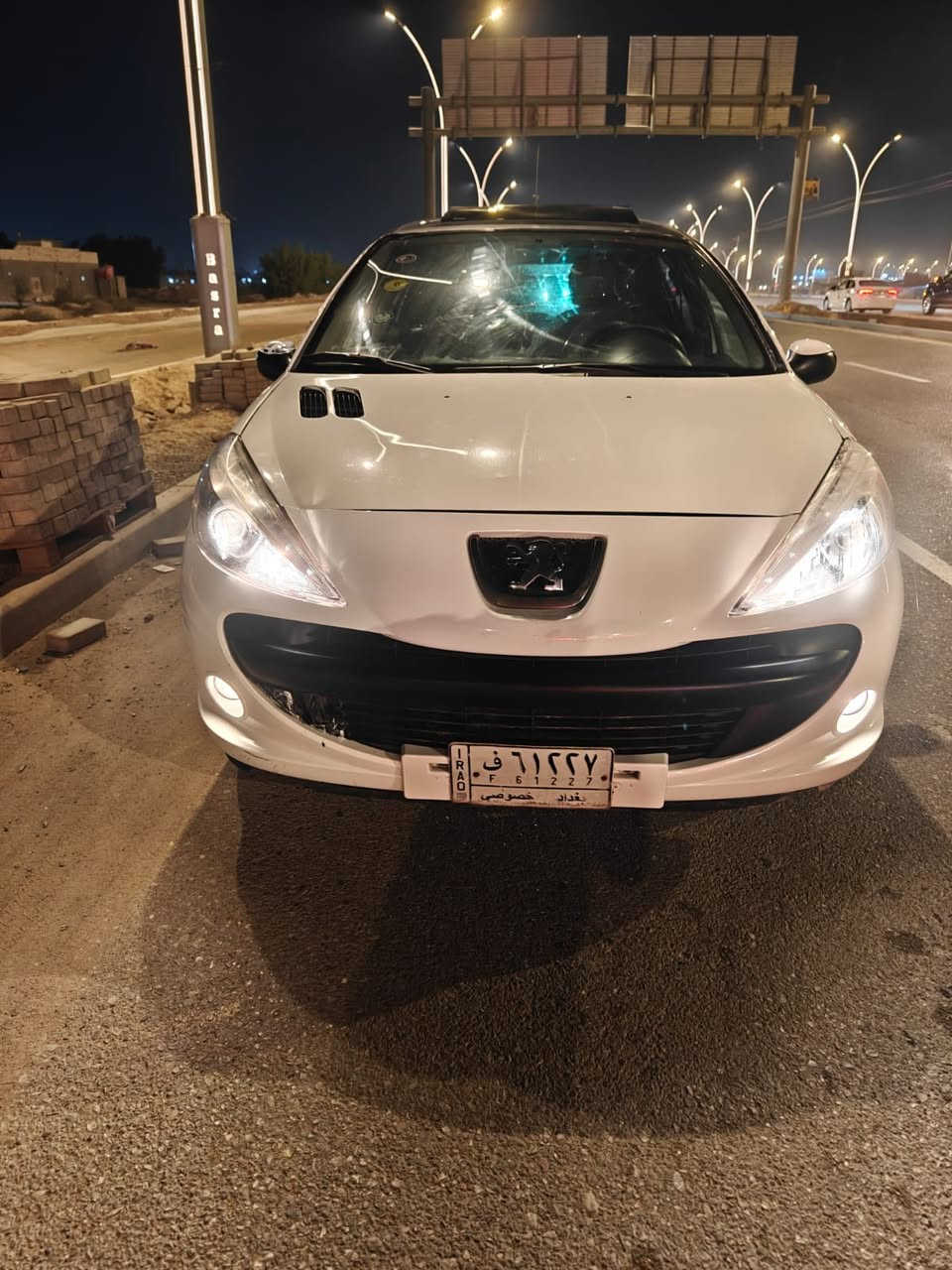 سلام عليكم بيجو فرنسي 2012 محدثه 2018 مكينه كير حداده تبريد كله جاهز رقم بغداد تحويل ثاني يوم سياره جاهزه للأخير بيع او مراوس سعر 38 مكاني بصرة رقم الهاتف ***********
