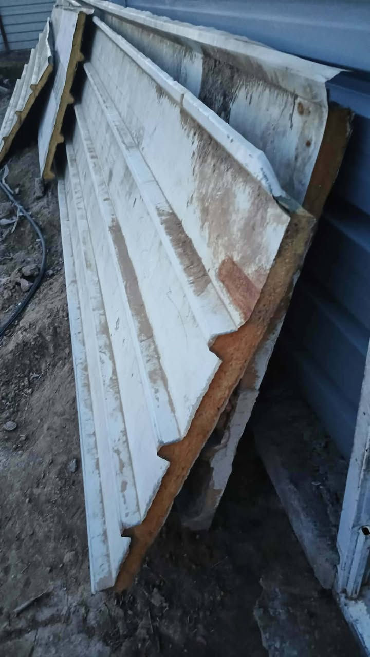 سندويج للبيع اربع قطع 
اثنين  طول وحده 12 متر 
واثنين طول 6 امتار 
جربايه طفل للبيع اسعار كلش مناسبه 
تفاصيل ع خاص او الاتصال على الرقم 
***********
