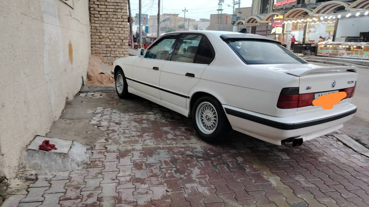 سلام عليكم
اعاده النشر بسبب الوعود الكاذبه سياره BMW للبيع 

موديل 90

حجم 525

مكينه20

كير اوتو

مكينه وكير خير من الله لاتبخير ولاتنقيص 

رقم بغداد بسمي

لاضربه ولا كص 

مصبوغه جماليه 

السياره موجوده بالعماره


**إذا كنت صاحب هذا الإعلان وتريد حذفه لأي سبب، رجاءا أرسل رسالة إلى الدعم الفني**