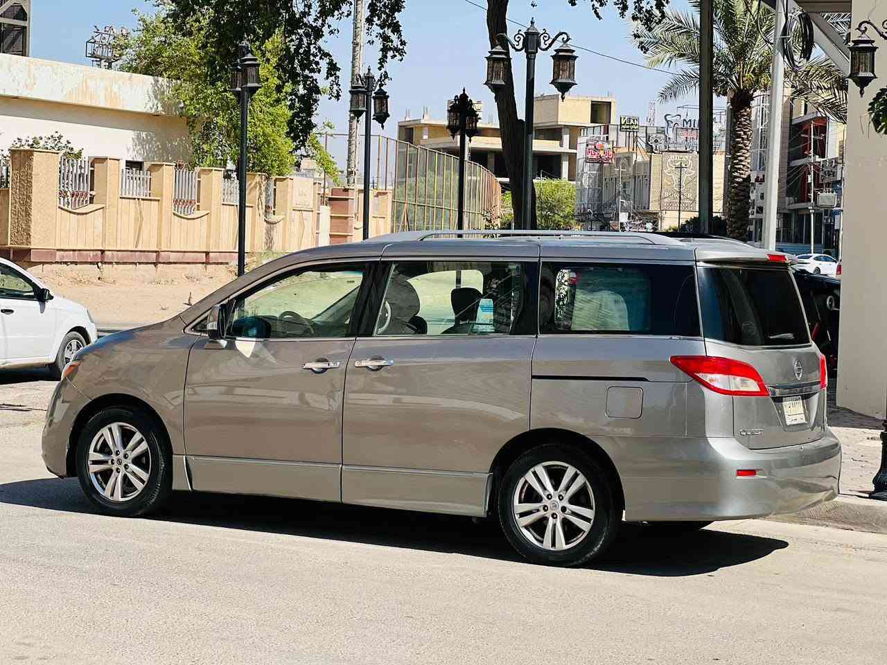 نيسان كويست مديل 2012 سعر 98 قابل لتفاوض الاستفسار اتصل *********** وارد أمريكي حادثها جاملغ خلفي فقط بدون دواخل والباقي كفاله عامه مواصفات LEفول واحد على واحد فتحتين سقف بصمه تشغيل بصمه أبواب كشنات كهربائي بصمه أبواب كهربائية كشنات سياحي رادا امامي وجانبي حساسات امامي خلفي جنطه شفط كهربائي اشاير مري مكينه 3500 مكينه وكير مكفولات حت من الفتح 7 راكب 3 قطع تبريد مركزي حدايده جديده تخم تاير سياره جاهزه واي نقص مابيها رقم بغداد مكان سياره كربلاء مكلف ب نشر
