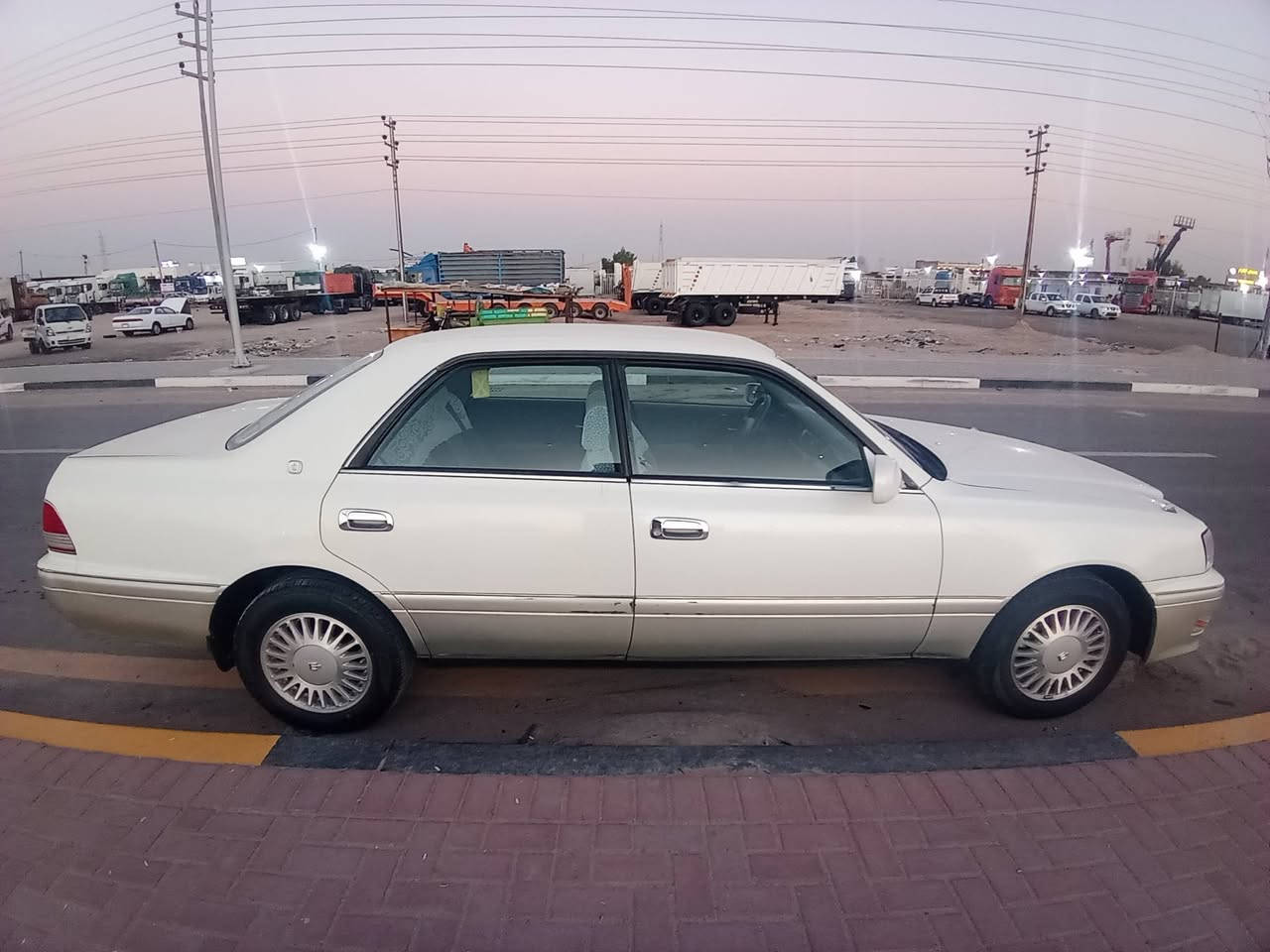 كراون راس ثور موديل 97
مكفوله من ضربه ومن نقل جثه
مكينه وكير حداديه مكفول طخم
تاير كهربائيات كلهه شغاله سياره مفوله عده تانته شاشه ليزري
لسعر108ورقه بيهه مجال
*********** واتساب موجود عنوان بصره
