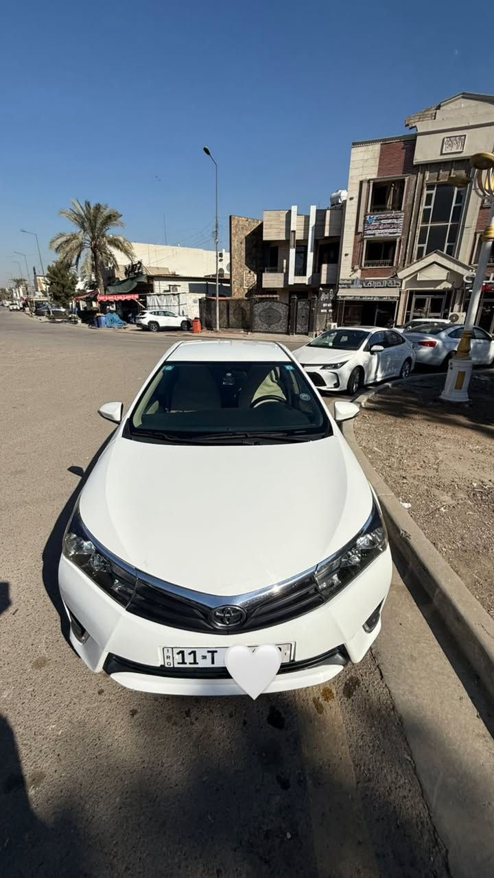 السلام عليكم 
كورلا 2015 خليجي 
سياره جديده جدا بيها جاملغ مبدل اثر طخه بسيطه مصورها سياره ماشيه ٦٥ جديده جدا رقم بغداد بأسمي مكانها بغداد السعر 138$ بيها مجال بسيط  للاستفسار فقط هـ ***********
