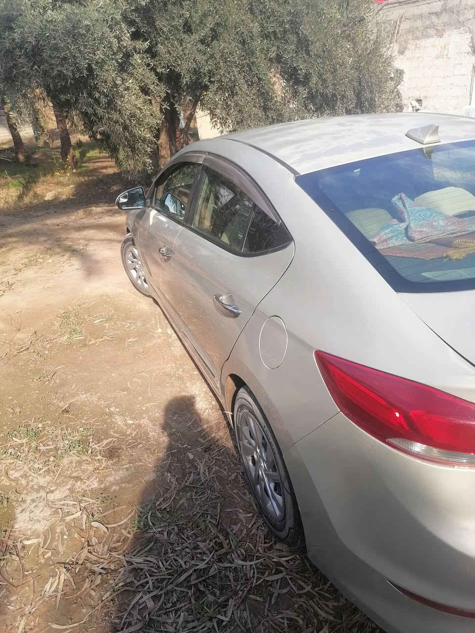 السلام عليكم للبيع او مرواس اللنتر ١٧ وارد أمريكي بدون قطره صبغ بيها جراد بالقماره قليل ***********
