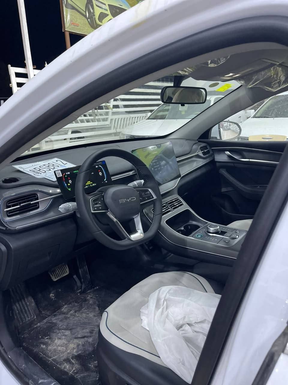 السلام عليكم 
دستر وير موديل 2025 بي واي دي 
فول مواصفات قماره حديد مرقم وجاهز
بالقسط المريح للموظفين فقط
مقدمه 65
والشهر 530 الف
***********
