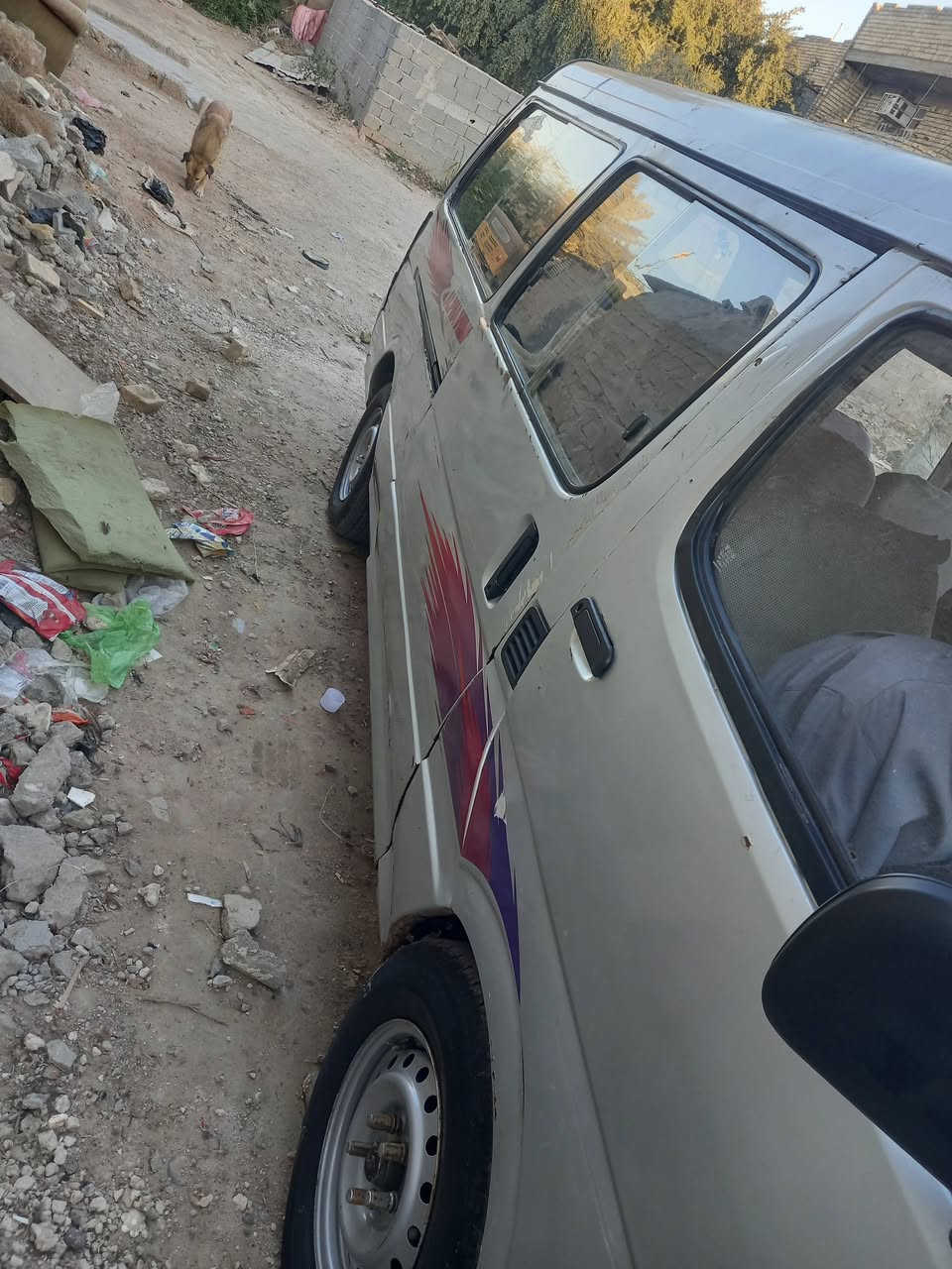 السلام عليكم سياره جاهزه 160 غرامه كيرو مكينه مقفولات تخم تاير سياره رقمها احمر بغداد هي عاريه 600 السياره بغداد بالحسيمه الراشديه ***********
