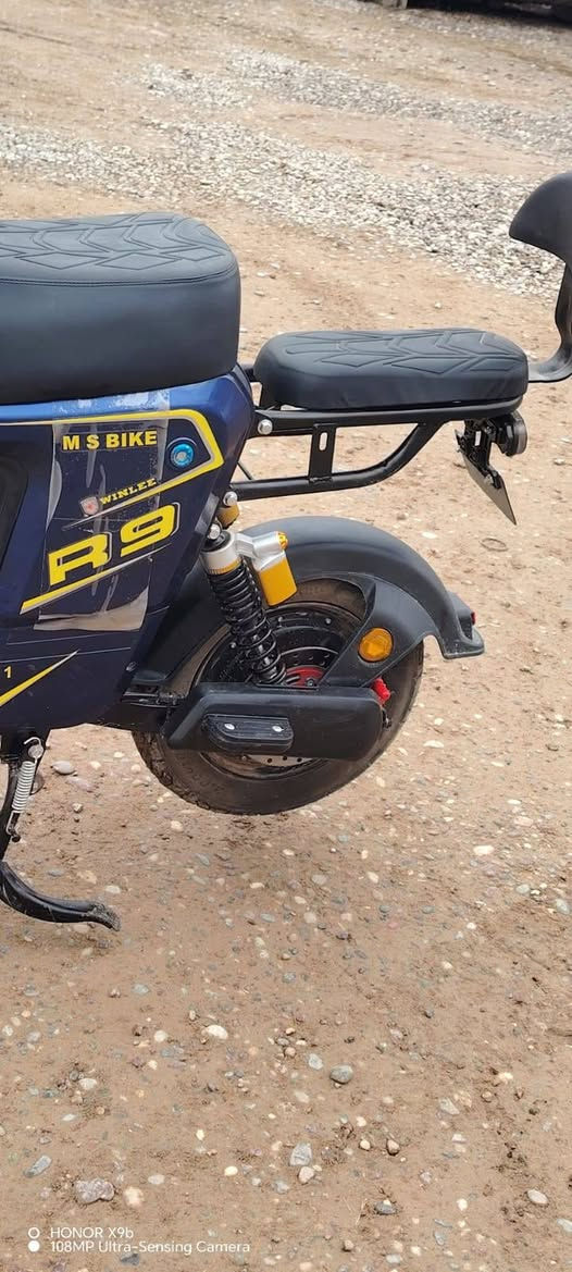 السلام عليكم ماطور R9 شحن  2025 مشتغل 10 ايام فقط 5بطاريات 32 امبير نضام R بك بصمات 2 تشغيل عن بعد للاستفسار ***********.. ***********
