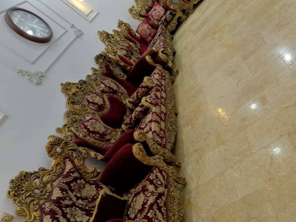 سلام عليكم للبيع
تخم ملكي 
تكمة فول
درجة اولى
20 مقعد 
مليون او 300 وبي مجال
الاستفسار ***********
