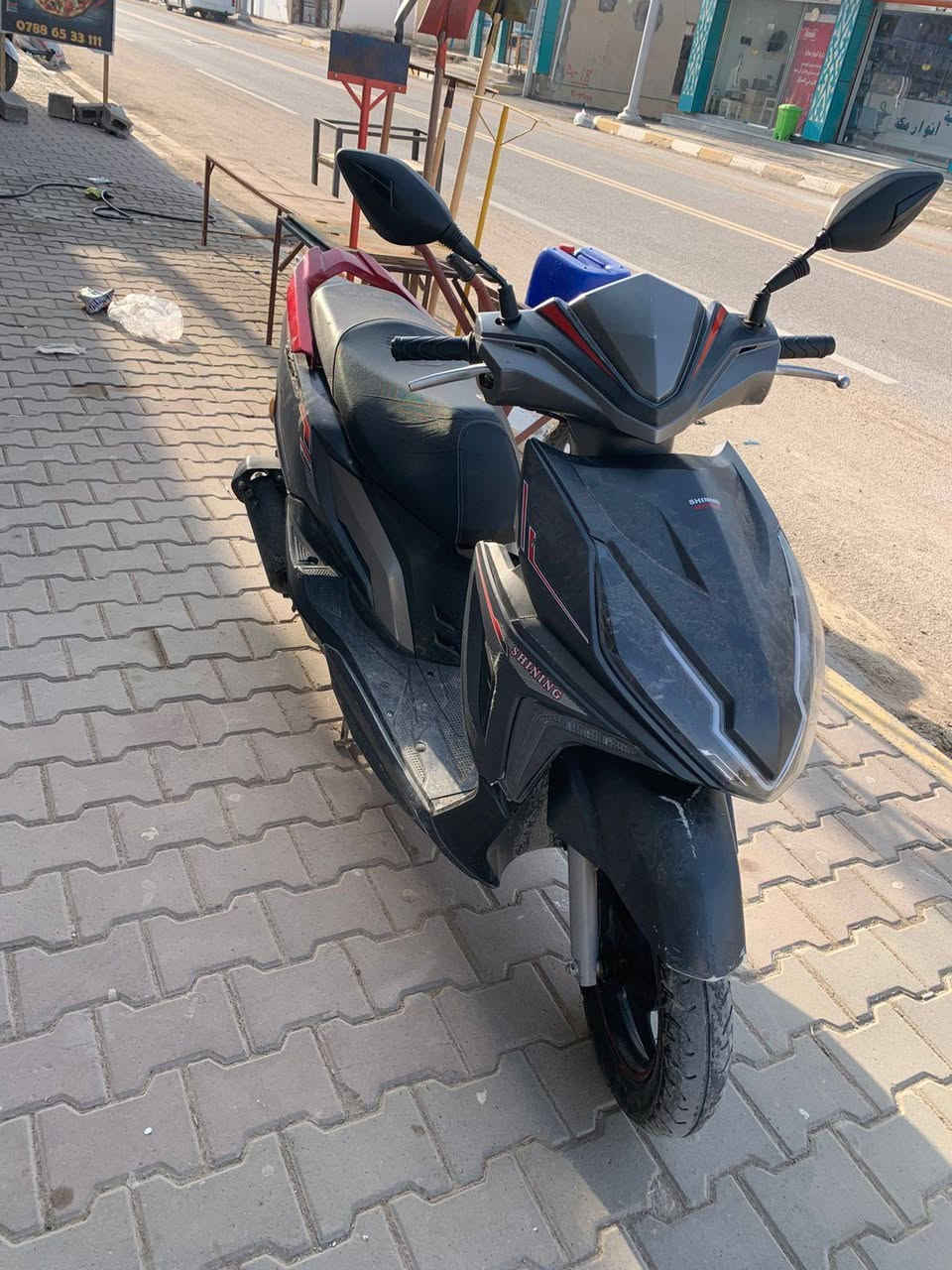 السلام عليكم دراجه للبيع   بيه بس الكفر مايع سعر الدراجه 575 وبيه مجال مكاني الرمادي  للاستفسار ***********
