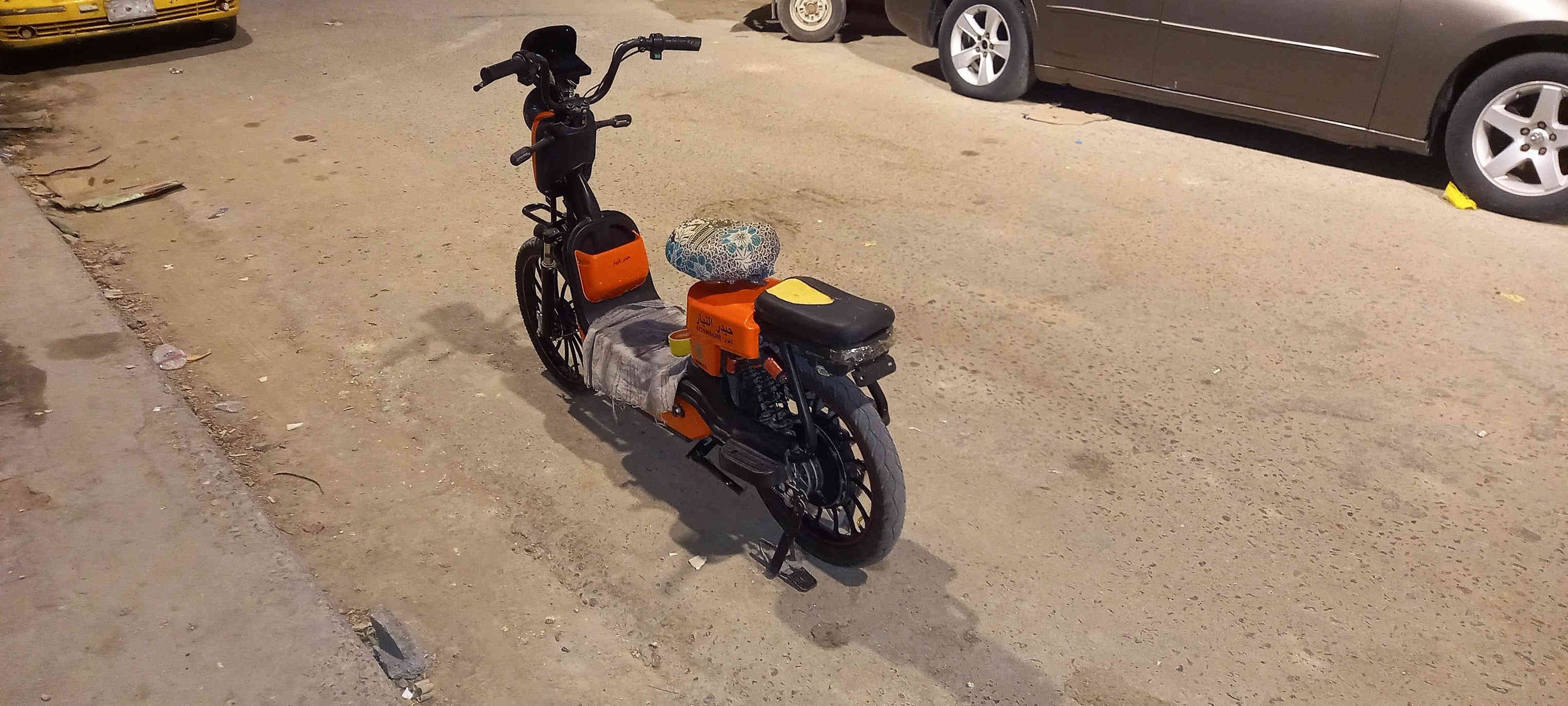 سلام عليكم دراجه شحن للبيع من وكالة حيدر النيار تحتاج فقط بطاريات السعر ١٠٠ وبيه مجال بصيط /عنوان البصره حي الأصدقاء/الرقم ***********/ها ها للعلم تحتاج جوزه سعر الجوزه ٥٠٠٠٠ /فقط بصمه شغاله
