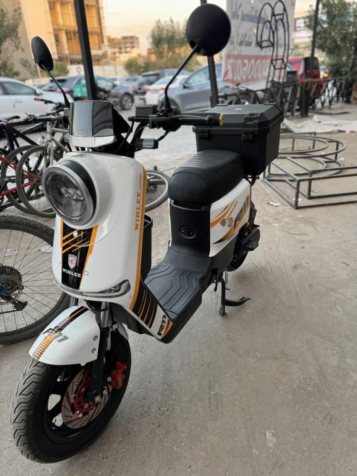 سلام عليكم
دراجه صارلها اقل من شهر تقريبا ٢٥ يوم وصلها موجود دراجه كلش جديده شخطه ما بيها نقص واحد مابيها وين متريد اخذها افحصها سعر٦٠٠ وبيها مجال مكان بغداد ***********
