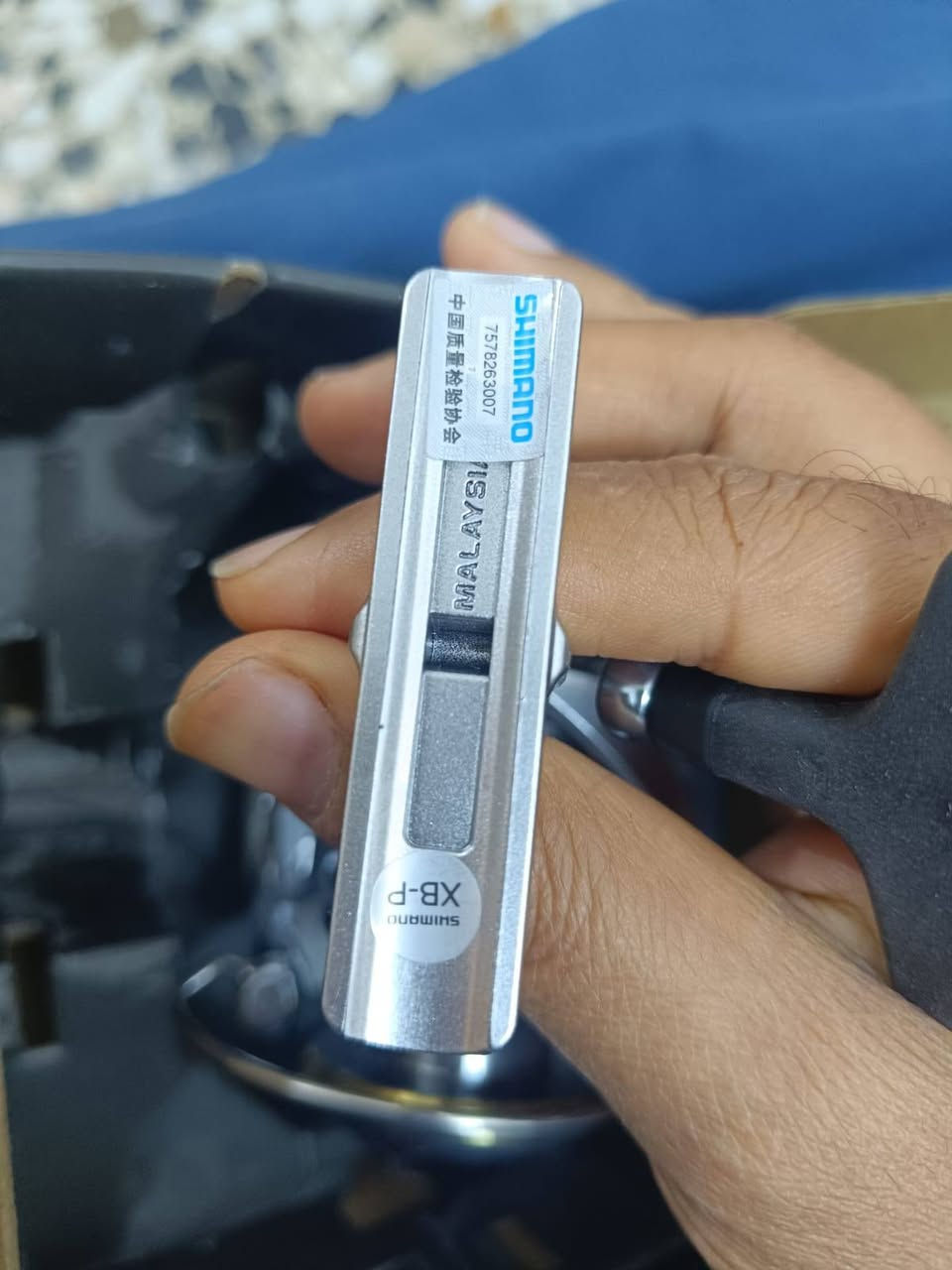 الماركة: SHIMANO الاحترافية.
​التصميم: سنارة مقسمة لعدة قطع (Multi-section) لسهولة التنقل والحمل في السفر والسيارة.
​المميزات:
​مقبض مريح وفخم من الفلين الطبيعي (Cork Handle) لمنع الانزلاق وإعطاء ثبات تام أثناء الصيد.
​مصنوعة من الكاربون فايبر عالي المرونة والمتانة للحصول على أفضل حساسية لضربات الأسماك.
​تأتي مع حقيبة قماشية أصلية مخصصة لحمايتها وحفظها.
​🔎 حالة البضاعة: جديدة تماماً (أغراض أمازون لم تُستخدم)، وبكامل ملحقاتها وكرتونها الأصلي وملصقات الضمان والجودة.
​للتواصل والاستفسار:
يرجى إرسال رسالة على الخاص


**إذا كنت صاحب هذا الإعلان وتريد حذفه لأي سبب، رجاءا أرسل رسالة إلى الدعم الفني**