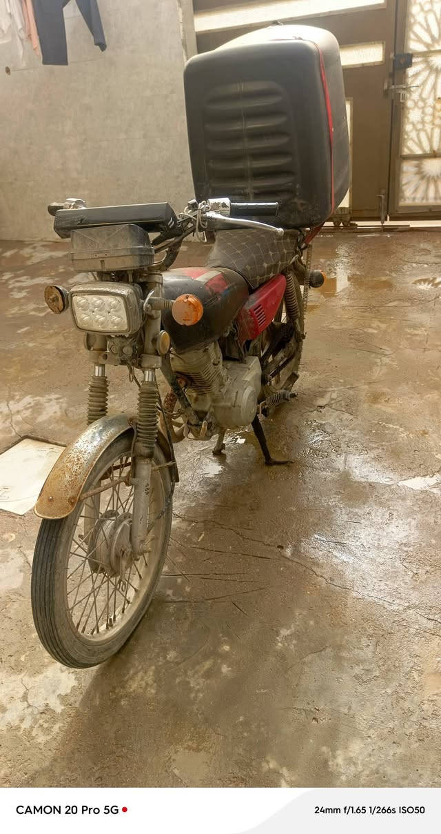 سلام عليكم دراجه ايراني البيع مكينه مامفتوحه اوراق بس وراقه ضايعه ويرادله شوي ترتيب وبيه زنجار غسله قويه يطيح كله رايده ب٣٧٥ مكاني كرمه علي ***********
