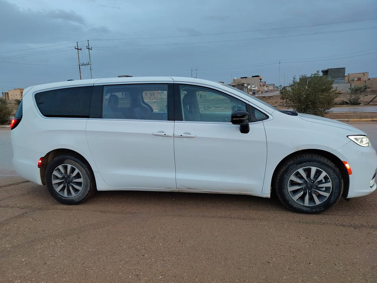 السلام عليكم
باسفيكا موديل ٢٠٢٤ هايبرد بلك ان
مواصفات نص فول
السياره بدون صبغ فقط ايرباكات طاكه وراجعه سستم
ماشيه ٣٦ الف
السعر ٢٥٥ وبيه مجال بسيط
الشراي يتصل
مكانه بغداد العامريه
***********
