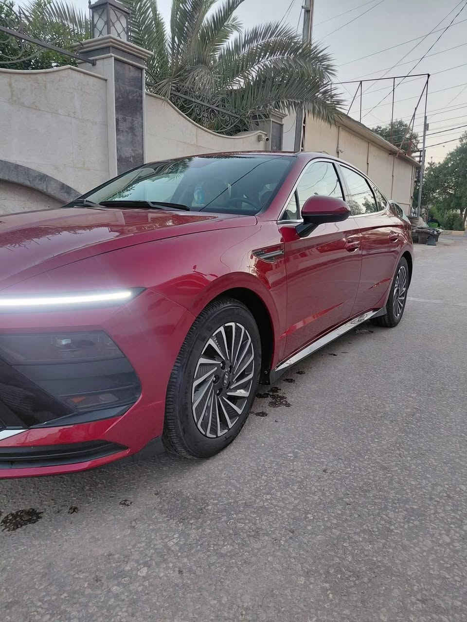 السلام عليكم للبيع سوناتا ٢٠٢٥هايبرد رقم بغداد ماشيه 2000 زيرو صور الحادث مرفقات السعر ١٨٥ وبيه مجال بسيط للاستفسار الإتصال ***********

