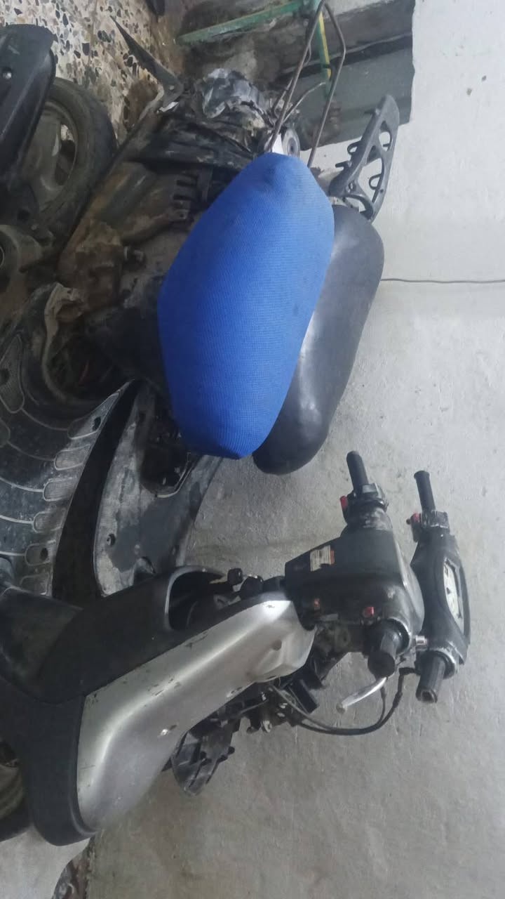 سلام عليكم دراجات لبيع جانن يشتغلن بس طفن على فجه رايدهن 175 وبيهن مجال عنوان بغداد  مدينة الصدر قطاع 57 تجي الكفر مال بطه ثاني موجود  تحمل وتأخذ تحمل وتأخذ رقم وتساب فقط ***********
