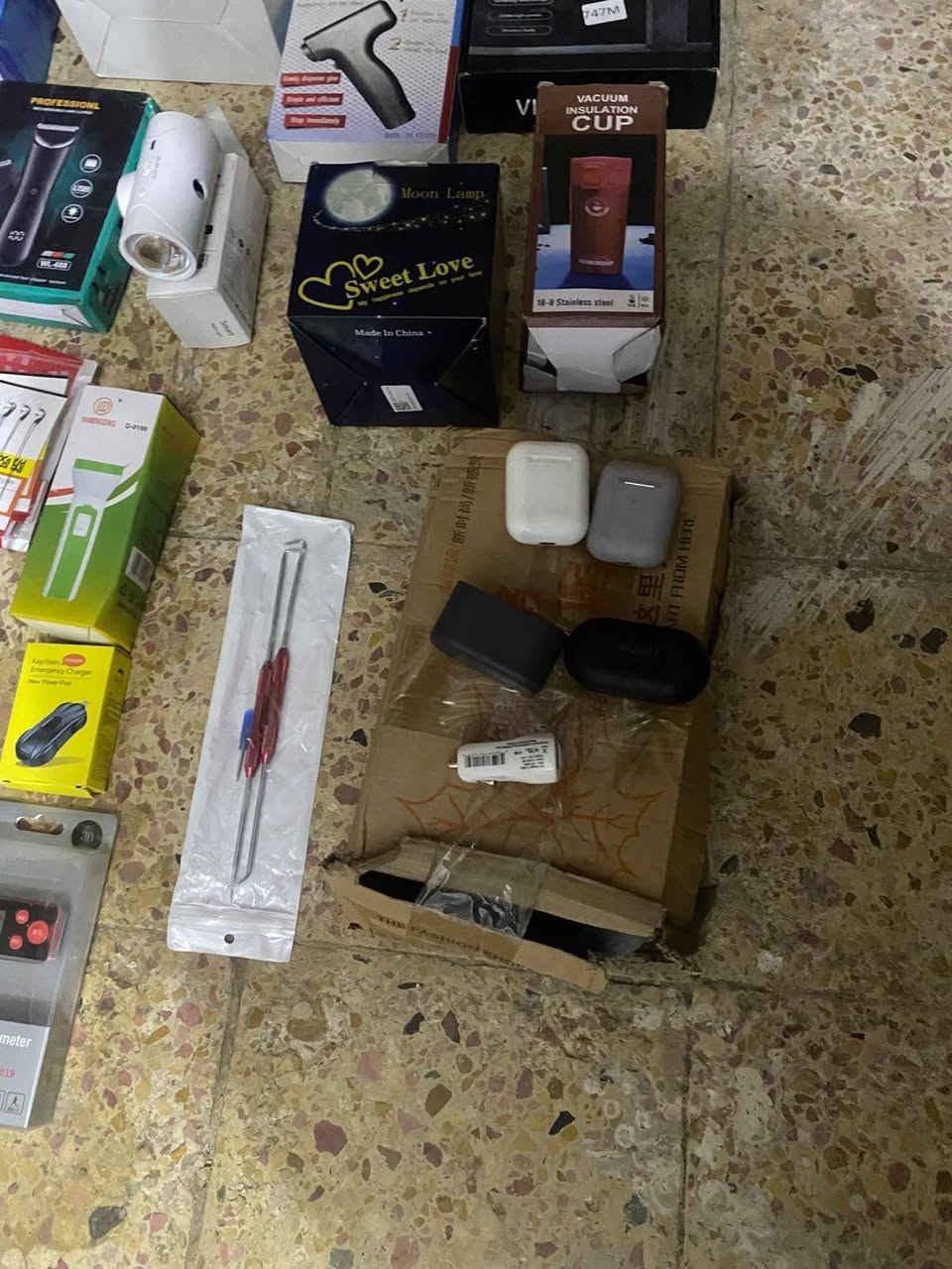 شلعه الكتروني شغال وبيه خير من الله 36قطعه والسعر خاص ويرهم ابيع قطع


**إذا كنت صاحب هذا الإعلان وتريد حذفه لأي سبب، رجاءا أرسل رسالة إلى الدعم الفني**