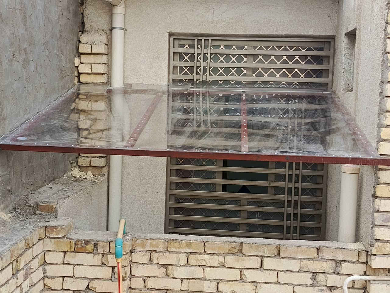 بسم الله الرحمن الرحيم
السلام عليكم حداد متجول 
باب شباك  سندويج بنل 
تقفيل اصطوح حسب اطلب وسقف الامناور  محجرات درج حديد خارجي سقايف  تصليح بيبان نرمايد وكل ما يخص الحداده  راسلونا خاص اواتصل ع رقم 
***********
