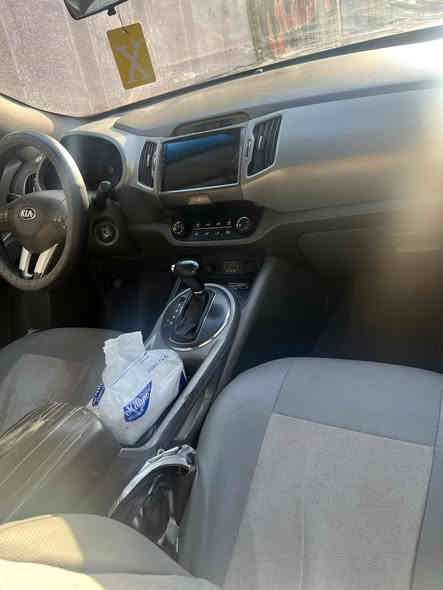 السلام عليكم كيك سبورتج مديل 14خليجي 
السيارة مصبوغة عام للجمالية بيعة ضربة جاملغ خلفي صفحت صدر مكينة 2000دوش مكاني بغداد الكاظمية السعر 125وبيهة مجال ***********ما متواجد لا فيس ولا مازنجر فقط تصال
