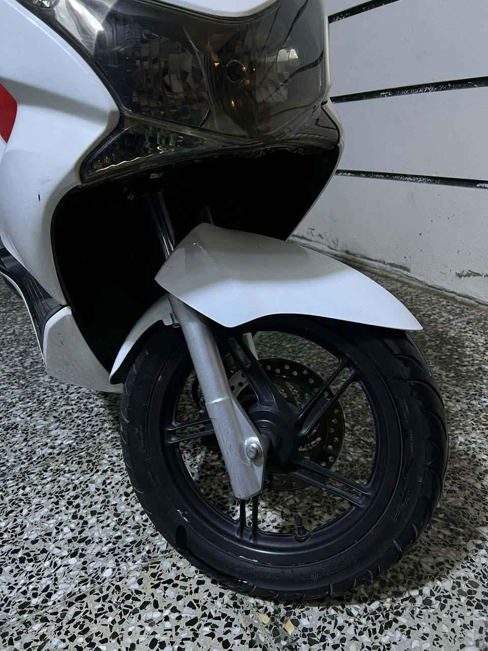 السلام عليكم اخوان دراجه bcx بي سي اكس الدراجه رنبه استخدام شخصي نضيفه حيل اليرغب بل شراء بل خدمه السكن بغداد الجديده قررب كنيسه مريم العذراء رقم الهاتف *********** السعر اتصال وتدلل
