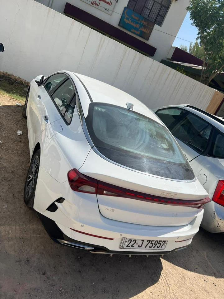 السلام عليكم
كي فايف خليجي موديل 2023
مكفولة من البارد والضرر
بيها كم رصعة خفيفة جدا بقد اصبع

السيارة ماشية 82 كم
رقم اربيل بسمي تحويل ثاني يوم حاظر 

السعر 195 وبيها مجال بسيط 

السيارة مسوي عليها صيانة كاملة وكالة
ومبدل تايرات امامية جديدة
والتايرات الخلفية بحالة جيدة جدا

المكان الرمادي
وكل الهلا بيكم منين متجون

للاستفسار
***********
