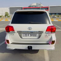 تۆیۆتا لاندکروز 2013 VXR.V8 مەکینە 5.7  مواسەفات لێگزز کوشن خەزن و بەس...