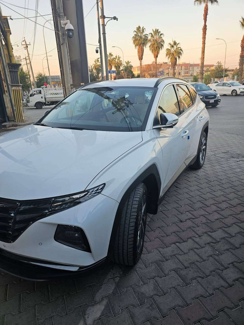🚗 للبيع: هيونداي توسان 2024
📍 مكان السيارة: بغداد – الكمالية
📞 للتواصل: ***********
💰 السعر: 222 ورقة – قابل للتفاوض
📊 المسافة المقطوعة: 24000 كيلومتر
🛠️ المحرك: 4 سلندر – 2000cc

⚙️ المواصفات:
• مقاعد أمامية كهربائية
• حساسات أمامية وخلفية بلادي
• بصمة أبواب + بصمة تشغيل + تشغيل عن بعد
• إشارات مرايا + مرايا شفط
• تبريد قطعتين
• شاحن وايرلس + منافذ USB أمامية وخلفية
• زينون وLED خلفي
• كشنات + أرضيات مدوشمة جلد
• مواصفات إضافية متعددة

⚠️ أضرار السيارة:
• وارد خليجي 
• مكفولة عام بدون أضرار ✅
• السيارة بوضع الوكالة ✅ 
• داخل ضمان الشركة الدولية العراقية

📌 تفاصيل إضافية:
• رقم السيارة: أربيل الدولي الجديد
• باسم المالك تحويل مباشر
• سنوية جديدة وهزة جديدة
• السيارة جاهزة بدون أي نواقص
• لون السيارة: أبيض
