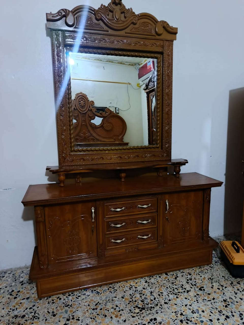 غرفه ام سته صاج نرماده شغل تزكام وثقيل شرط العنوان ذي قار قضاء الغراف قرب علوة الأسماك محل نجارة أثير *********** السعر ٩٥٠ الف وبيه مجال لشراي
