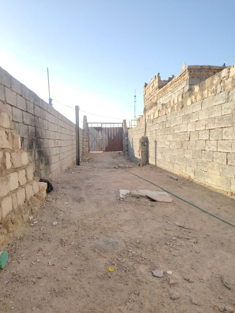 بيت طابو زراعي مساحه ١٠٠ نزال ٢٣ بيه غرفه وحده وثانيه ماكامله وتخاريج وماء وكهرباء ومجاري موقع كوفه حي ١٧ تموز حي الصدر الثالث عشارع مقابل ملعب الصداقه سعره ١٥ وبيه مجال رقمي الهاتف *********** النجف, العراق
