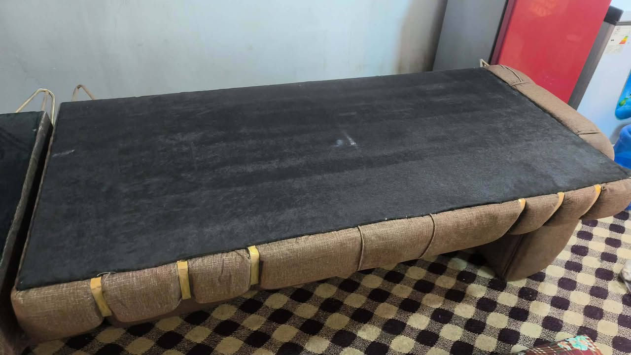 السلام عليكم تخم للبيع العدد5 قطع طول التخم 6 امتار و40 سم والنضافة كدامكم الضهر مالته نضيف وما مكسور بي اي شي  تجي وتشوف بعينك وجديد كلش سعرة 350 وبي مجال


**إذا كنت صاحب هذا الإعلان وتريد حذفه لأي سبب، رجاءا أرسل رسالة إلى الدعم الفني**