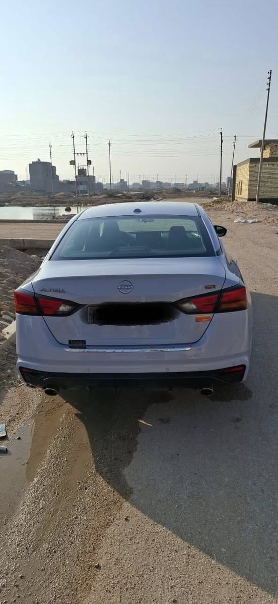 للبيع نيسان التيما فئه SR مكفوله كفاله عامه تقرير غرق تعمل وتسير من امريكا مابيها اي عطل بيها فقط بارت صغير باب خلف السائق وجاملغ عكس سائق سياره تنحط بلگلب مال جناي 
وارد امريكي قول مواصفات 
فئه SR رياضيه 
كشنات جلد
شاشه كبيره 
ابل كار بلي 
اندرويد اوتو 
كشنات كهرباء 
مري تحكم كهرباء 
نظام ABS للمكابح 
مكابح تلقائيه امامي وخلفي 
تنبيت خروج المسار 
جنطنه كهربائيه 
بنيد الامنيوم 
مصابيح LED
محرك 2500 cc اي بانزين انسه الدوانز 
فتحه سقف كهرباء 
لون سموك 
وبيها خير من الله مواصفات 
رقم راعي السياره :***********
سعر 185 ورقه 
سعر 185 ورقه 
سعره 185 ورقه 
وبي مجال قليل
