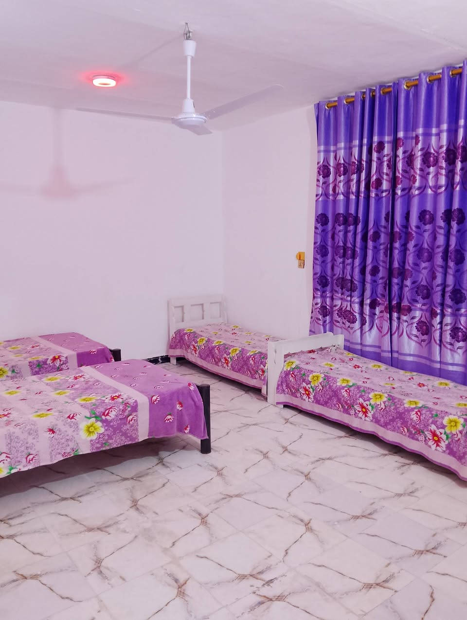 سلام عليكم ارض زراعيه طابو25  .3دونم يوجد بيت بيه في قرية الموله عل طريق الموفقيه لاستفسار اتصال عل رقم *********** يوجد واتساب
