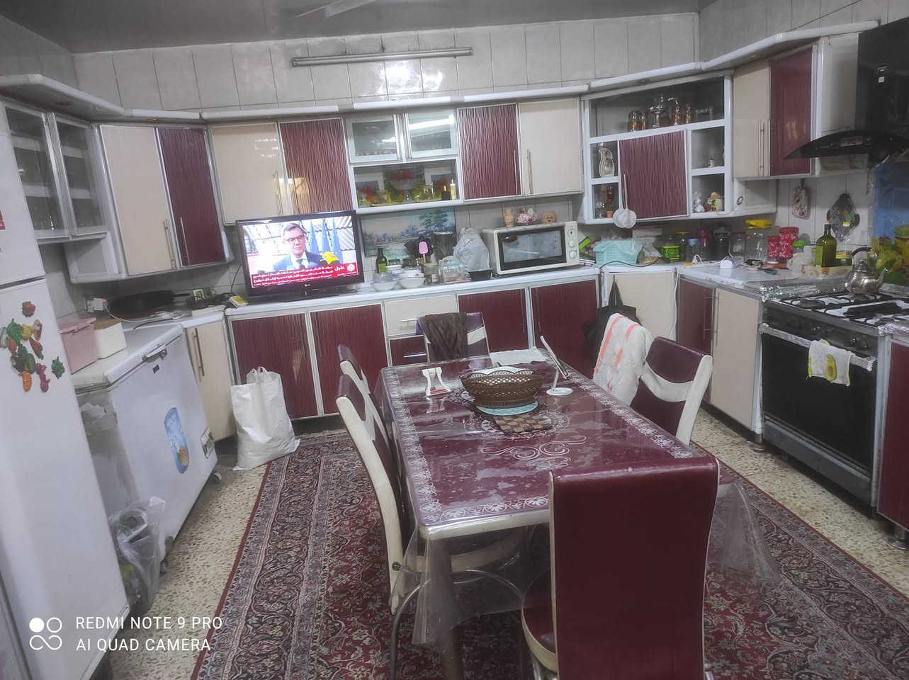 السلام عليكم
عندي اغراض بيت كاونتر المنيوم 9 متر مع سنك مرمر حوضين وتخم مصري نظيف وتخم عراقي على 10 قطع نظيف وغرفة نوم صاج عراقي كاملة وتلفزيون قياس 42 , LG
مع سبلت طن واحد وثلاجة تركية ومبردة واغراض أخرى 
العنوان /بغداد /حي الجامعة 
للاتصال على رقم ***********
