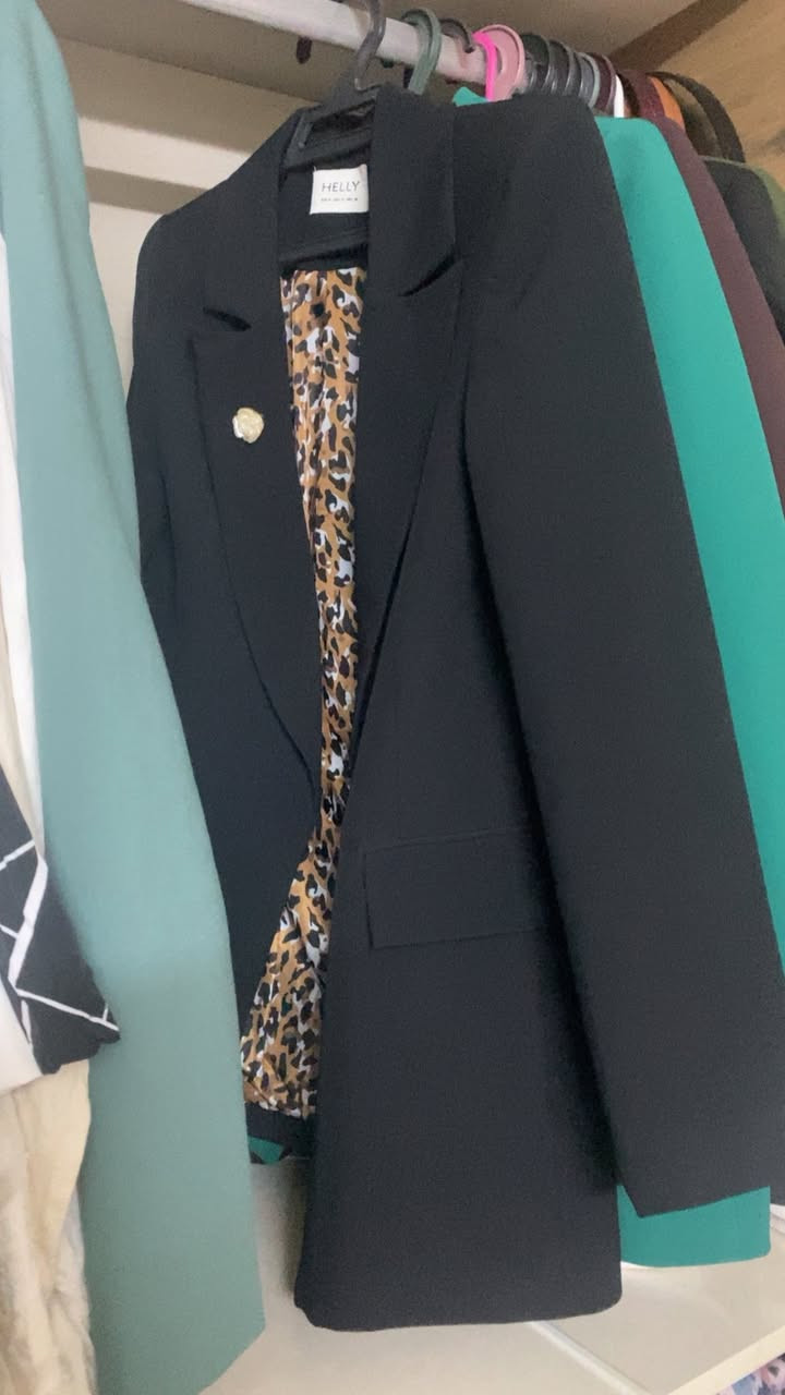 السلام عليكم
وصيت ستر رسميه ووحده سبورت وماطلعن قياسي
بعدهن بالعلامه. طويلات مستورات. ألوانهم عمليه 
اسود وسماكي واخضر فيروزي
سعر الوحده ٢٤ الف
خامه وقطع تموت
وعندي ستر مستعمله نظيفه كلش كلش وسعرهن مناسب قصيرات وياهن فستان اسود جديد وطويلات
الي تريد  ووزنه بين ٦٧ /٧٥ تراسلني وتتدلل


**إذا كنت صاحب هذا الإعلان وتريد حذفه لأي سبب، رجاءا أرسل رسالة إلى الدعم الفني**