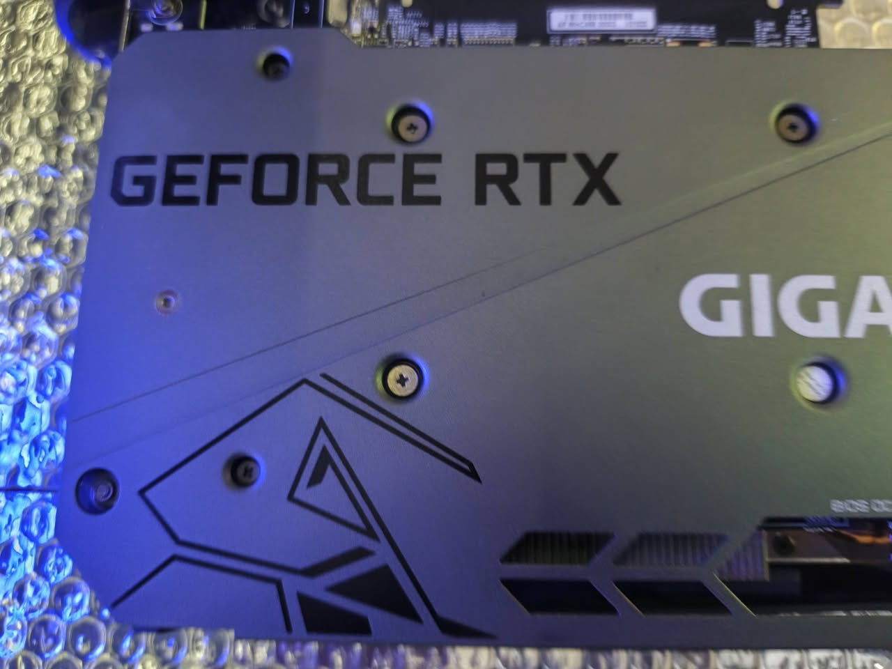 كارت 3070ti
كارت جديد ما مستخدم شي قليل
لا مفتوح و لا مصلح 
و حرارته متعبر ال 60 على 2k
بدون كارتونه 
السعر 450 الف نهايته
مكان بغداد البياع
***********
