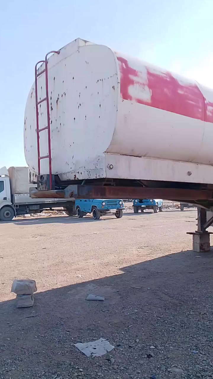 ئەم بوتڵە بۆ فرۆشتن 12 مەترە بەشەرتی گازو بەنزین ***********
