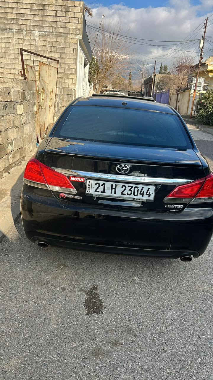 Toyota avalon مۆدێل ٢٠١١ ئه‌مریكی سه‌یاره‌كه‌ زۆر جوانه‌ به‌س به‌سمه‌ و په‌رده‌ نیه‌ سه‌نه‌وی تازیه‌ تا ٢٠٢٧ تایه‌ی تازه‌یه‌ بێ مه‌سره‌ف  ٣ پارچه‌ی بێشه‌وه‌ی بۆیاخه‌ تۆزێك لای سه‌كن ناوگرتنی هه‌یه‌  بێ ئێرباگ  گێڕو مه‌كینه‌ی نه‌كراوه‌ته‌وه‌ به‌شه‌رت  نرخی ١٥٧ گه‌ڵاو مه‌جالێكی كه‌م  ***********
