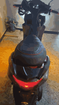 دراجه شحن موديل 2024. الدراجة تحتوي على 6 بطاريات جدد الدراجه أخت الجديده خير من الله كل نقص ما بيهة 
تحتوي على بصمه نضام سرقة قفل ستيرن 
التحكم عن بعد لايت عالي ناصي أشاير كلهة شغالة 
تحتوي على منفذ يواس بي 
السعر 650 وبيها مجال 
العنوان بغداد حي البتول قرب الجسر الفرنسي 
***********
