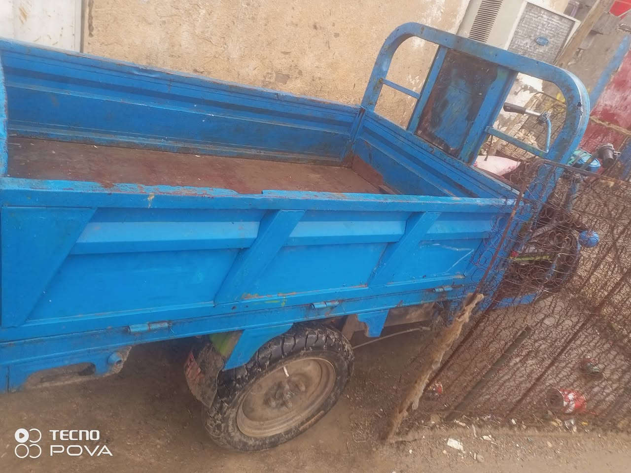 ستوتة شحن باتريات جدد وكلشي نظيف السعر 300. ***********
