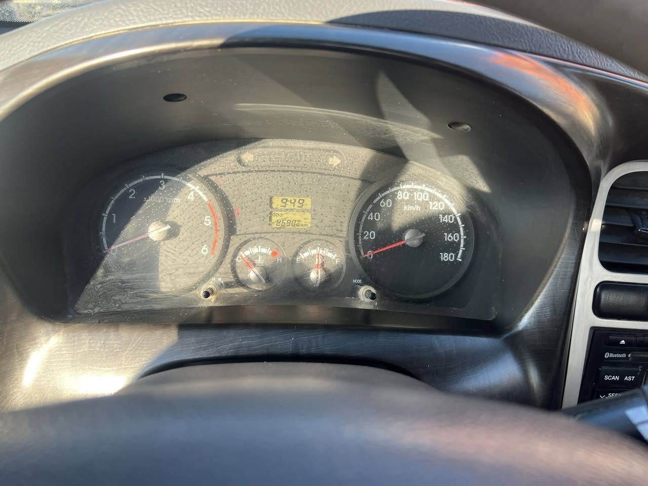 كيه حمل للبيع موديل 2015
السياره مكفوله من البارد والحار والمعجون والصبغ كفاله عامه 
معفيه من الضريبه 
رقمهه بغداد  
السياره خير من الله الشواصي نضاف علا وضع الشركة جدد مملعوب بيهن
مكينه ممفتوح بيهه برغي شركه بعدهه 
تحكمات ستيرين 
تخم تاير جديد
ماشيه 86 حقيقي 
السعر 115
رقمي ***********
