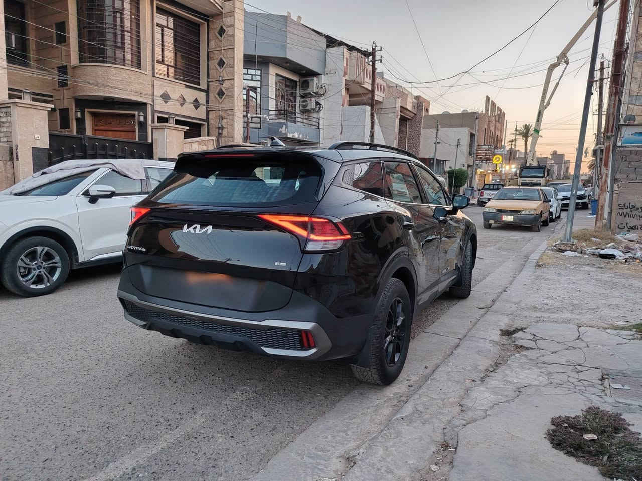 | كيا سبورتج X-Pro 2024 🚙
✨ فول مواصفات | دبل (4WD) | محرك 2500 سي سي

أبرز المواصفات:
✅ سقف بانوراما
✅ بصمة أبواب وتشغيل (Smart Key)
✅ كاميرا خلفية
✅ رادارات أمامية وخلفية
✅ حساسات أمامية وخلفية
✅ نظام النقطة العمياء (Blind Spot)
✅ بريك تلقائي للطوارئ (AEB)
✅ كروز كنترول تفاعلي (Smart Cruise Control)
✅ مثبت مسار (Lane Keep Assist)
✅ مقاعد جلد فاخرة
✅ كرسي السائق كهربائي مع خاصية الذاكرة (Memory)
✅ تدفئة المقاعد الأمامية
✅ تدفئة المقود (Steering Wheel Heating)
✅ Auto Hold + Auto Stop/Start
✅ شحن لاسلكي للهاتف
✅ منافذ USB شحن سريع
✅ جنطة كهربائية
✅ شاشة عدادات رقمية بثلاثة ثيمات مختلفة
✅ أوضاع قيادة متعددة (Drive Mode)
✅ إنارة LED أمامية وخلفية
✅ مكيف أوتوماتيك ثنائي التحكم
"سيارة مميزة جداً، استخدام نظيف، جاهزة للاستخدام ولا تحتاج أي مصروف."
📌 الوارد: أمريكي
📌 الحادث: موضح بالصور بكل شفافية.
📌 ملاحظة: الإيرباك المفتوح هو إيرباك الراكب الأيمن فقط.

💰 السعر المطلوب: 20,000 دولار (قابل للتفاوض بالمعقول بعد المعاينة).

📍 الموقع: بغداد

📞 للاستفسار: ***********
