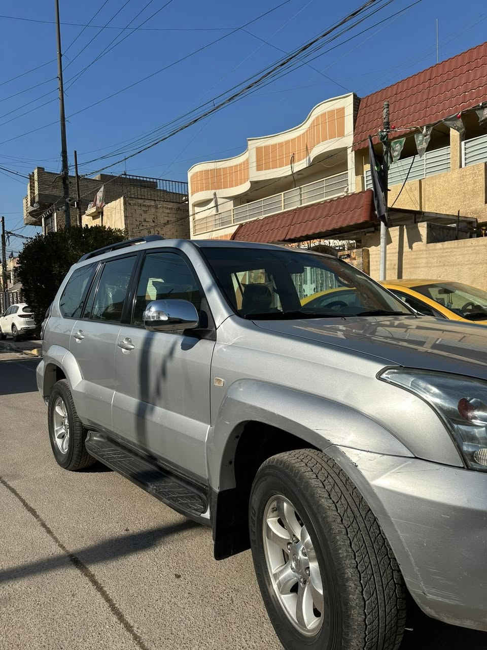 سلام عليكم
برادو 2009 V.X.S 
اعلى فئة جكات 6 سلندر رقم بغداد مكفولة كفالة عامة كير محرك ممفتوح السيارة جاهزة بلادية مابيها اي نقص السعر 170$ وبيها مجال 
للاستفسار ***********
