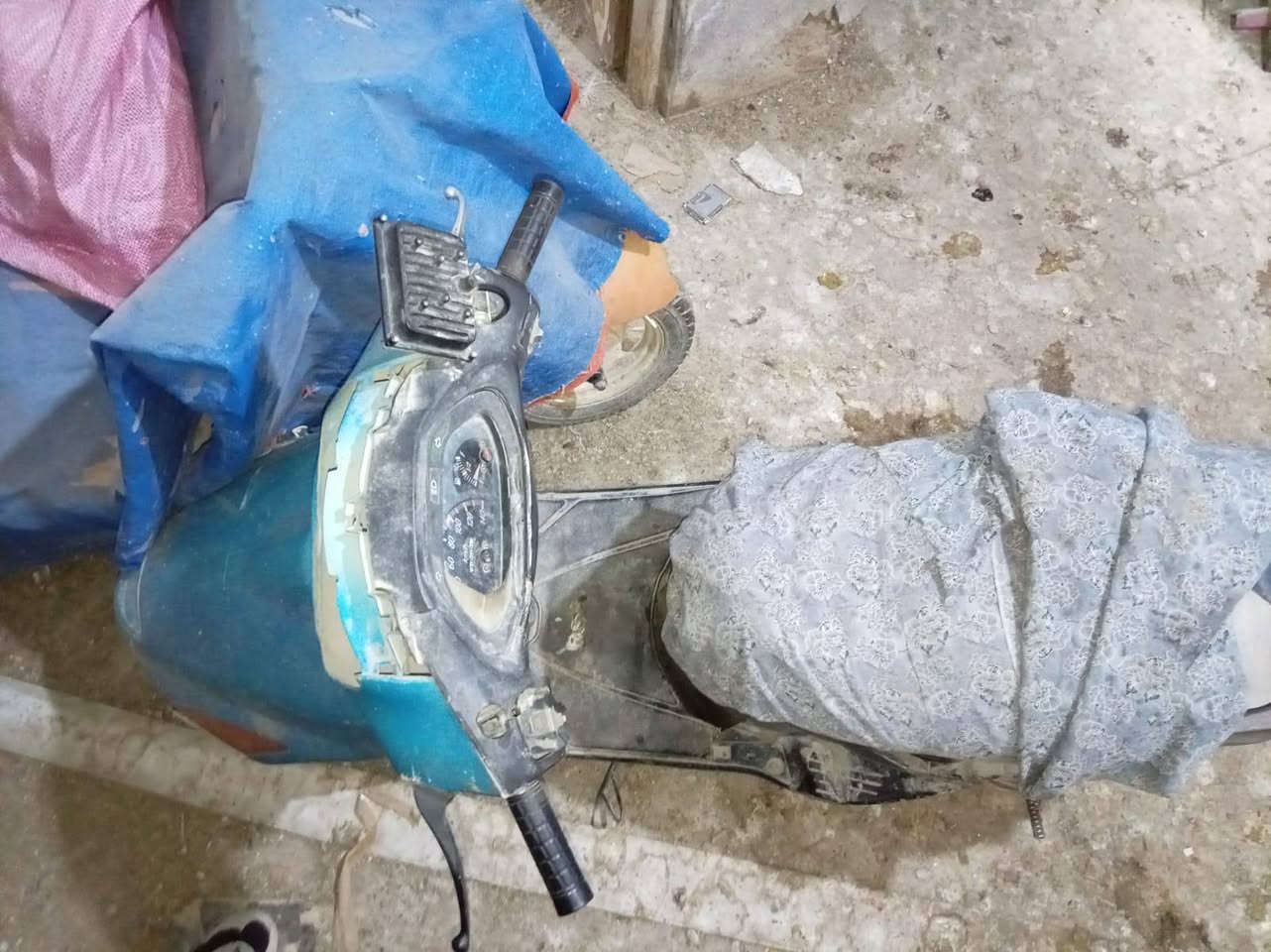 السلام عليكم للبيع كوم حديد ب 150 و بيها مجال مكان نجف الرقم *********** مكلف ب نشر
