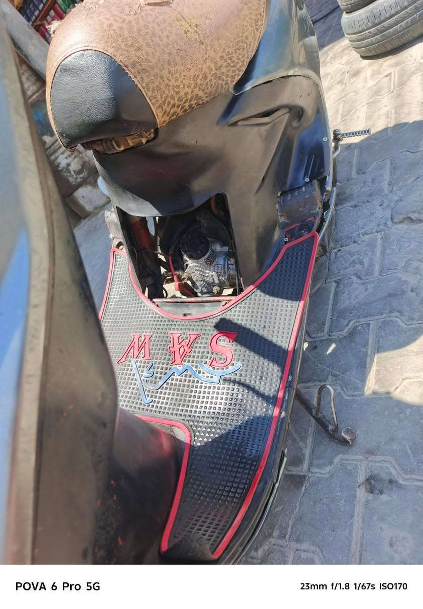 سلام عليكم دراجه فراشه فحل  هندور واحد تشتغل  مكينه ناعمه شلعه معدل ولا تنقيص سعرها 300 وبيها مجال قليل مكان النجف حي ميسان #***********
