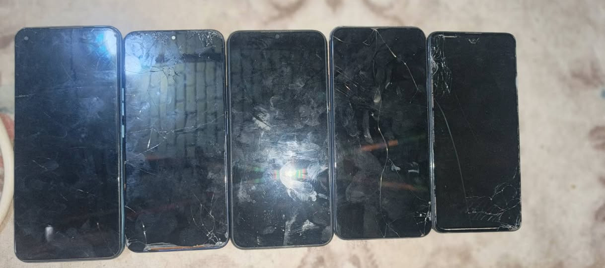 سعر القطعة   25 مكاني نجف  رقمي *********** ضمان انطيك بس شاشات واشغلهن كدامك 
السلام عليكم اخوان اجهزة عوزهن شاشات اضمنهن الك بس شاشات 

سامسونك A51s 

ريدمي A10

هونر x8 

تكنو كامون 16PRo

هواوي Y9a
