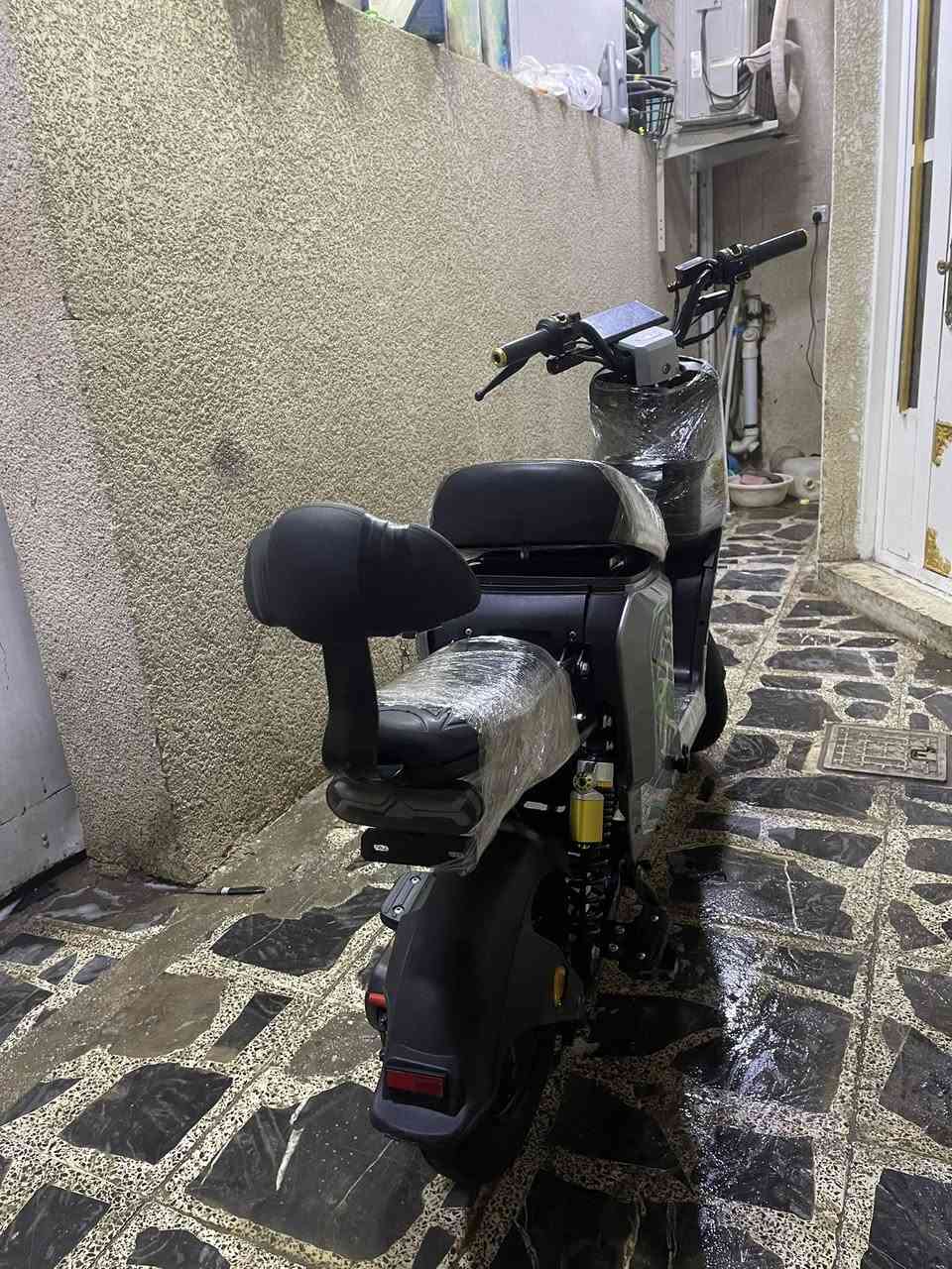 دراجه R9للبيع
موديل 2025
دراجه مستعمله شهر ونص
بطاريات وينلي
36V
جاملغ كاربون فايبر 
 صدر دبلات رياضي اصفر
يدات رياضي اصفر 
ولف رياضي اصفر 
بيه نقوصات كلش قليل 
سعر 450 وبيه مجال 
الاستفسار+964 770 251 7080

‭٠٧٧٦ ٦٩٣ ١١٧٣‬
