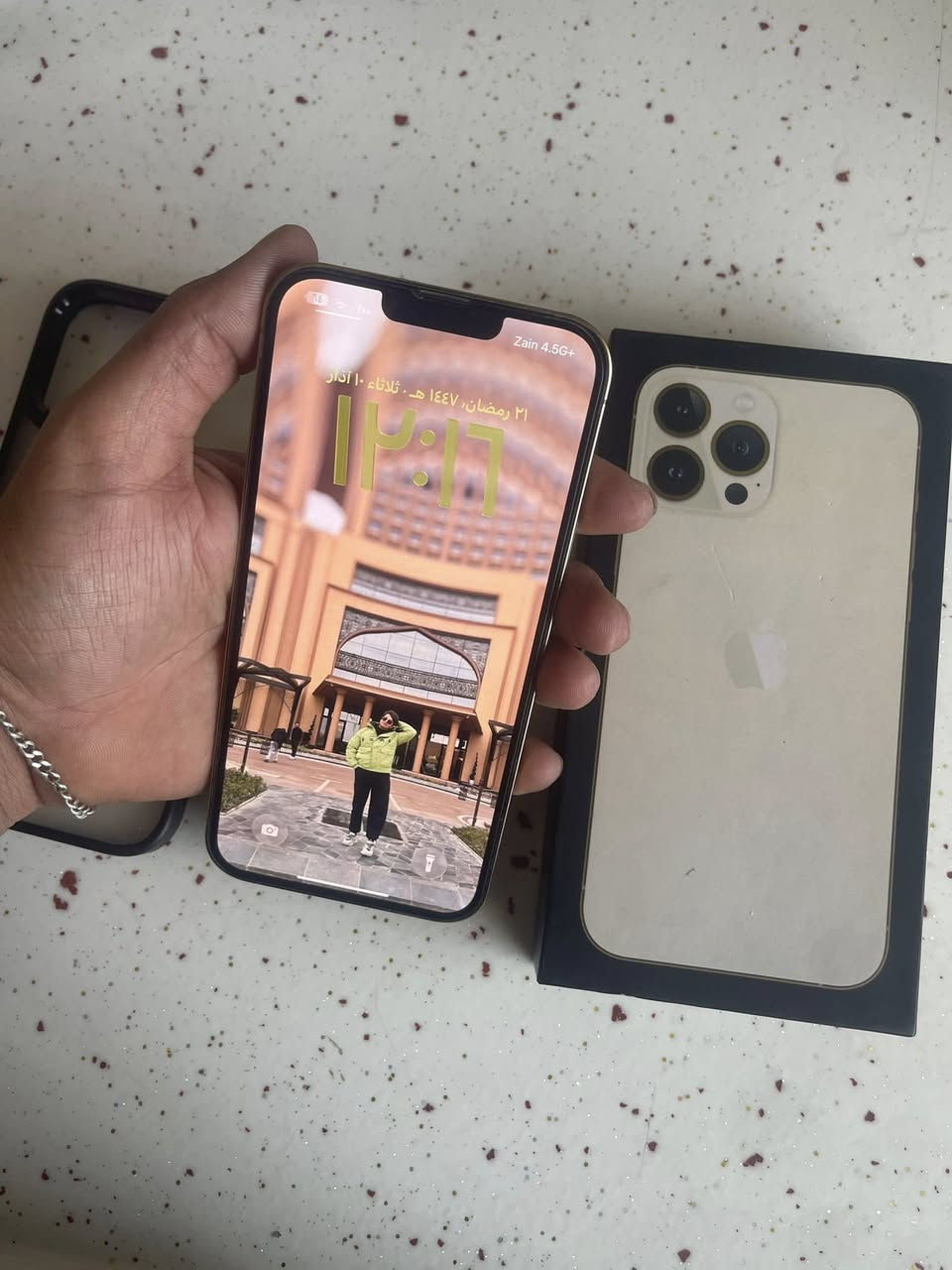 السلام عليكم للبيع آيفون 13 برو ماكس ذاكره ٢٥٦ جهاز جديد بمعنى الكلمه بطاريه ٩٦ زلغ مابي الجهاز ممفتوخ ولا مصلح فقط ضهر مفطور ويا كارتونه فقط السعر ٤٧٥ قفل المكان بغداد ***********
