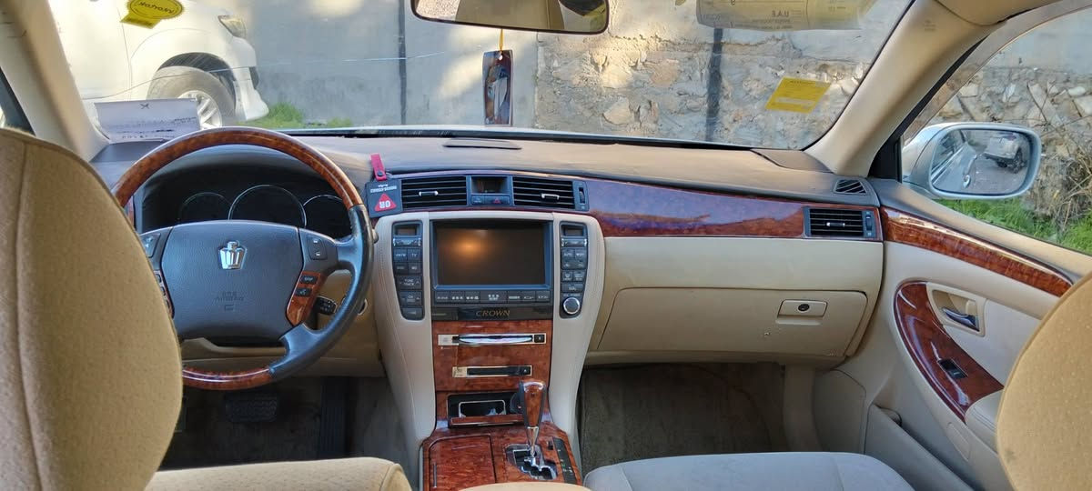 شاهینە بڕاوە 2006 گێڕو مەکینە بەشەرت
گێڕو مەکینە گەورە ڕۆنی گێڕو مەکینەی گۆڕاوە 
ناوزەرد دوو دووگمە بێ دوکەڵ 
تایەو ویلی لۆک سەیارەکە بێ مەسرەفە 
نرخ 48 گەڵا کەمێ مەجال ***********
