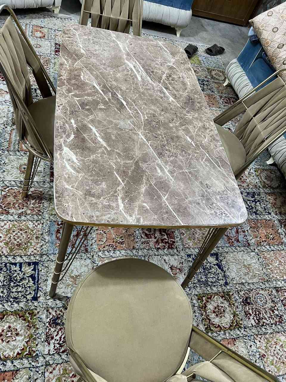 ميز طعام نظيف مابي عيب ويا 4كراسي


**إذا كنت صاحب هذا الإعلان وتريد حذفه لأي سبب، رجاءا أرسل رسالة إلى الدعم الفني**