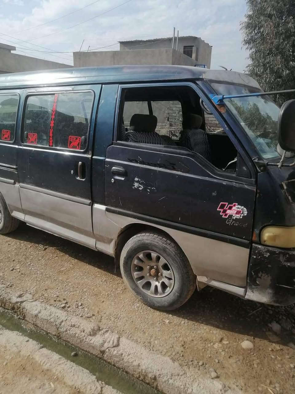 للبيع كيا هونداي موديل 1995،رقم بغداد. مشروع وطني سعر 10 بيه مجال عنواني موصل.مبايل
***********(_ ***********
