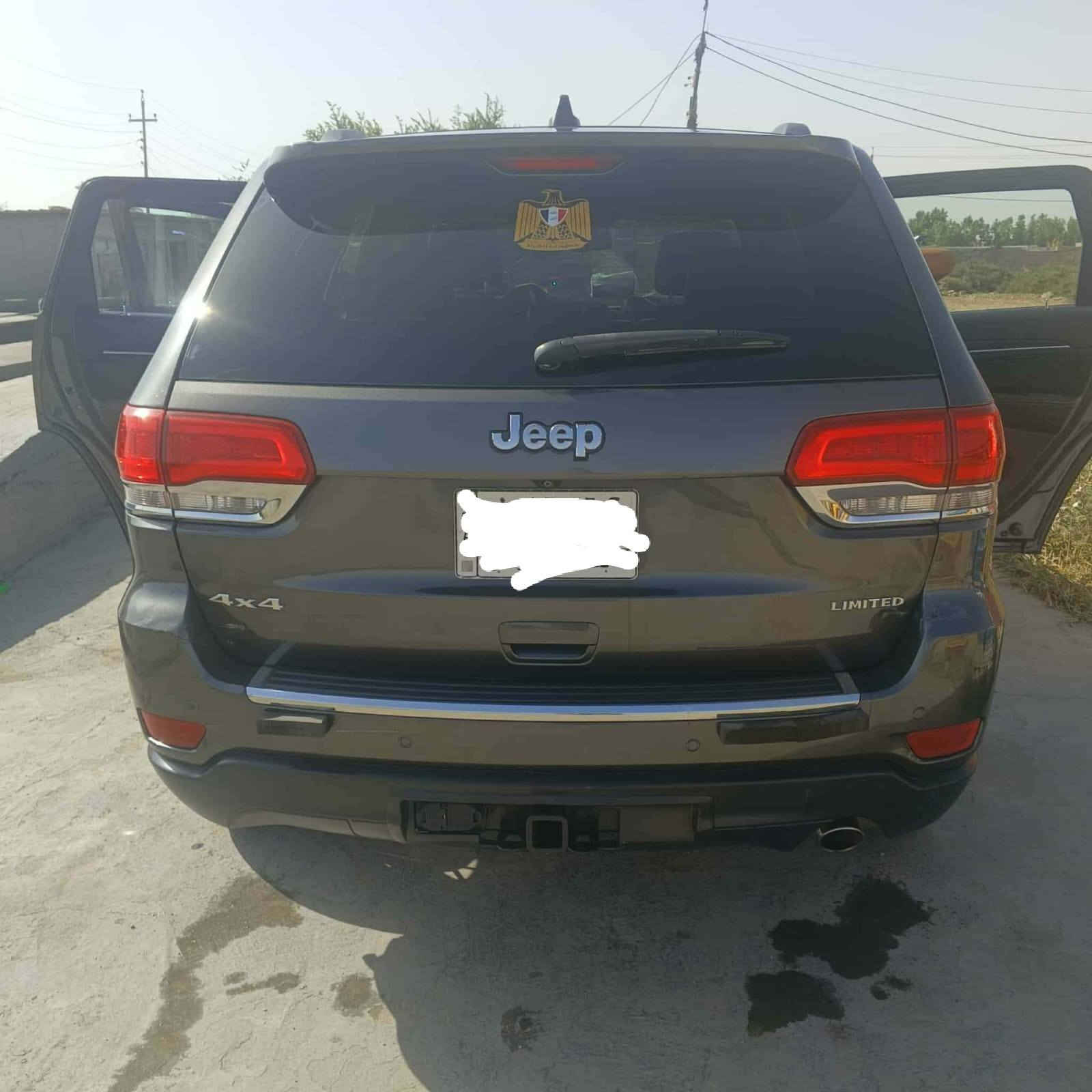 السلام عليكم
السيارة جديدة
بدون صبغ ٣ قطع تبديل اصلي بنيد و جاملغات أمامية تبديل سرقة سونار موجود 

‏JEEP GRAND CHEROKEE 
موديل:   2015
مكينة:     V6 3.6

المواصفــات  1/1
رادار جانبـي نقطة عميـاء رادار خلفـي
كشن حار بارد - كشنات الخلفية هيتـر
كشنات جلد كنتارة
ستيرن هيتـر + كهرباء
نظام توقف اوتـو ستوب
حساسـات امامي خلفي
صندوك كهربائـي
سماعات سستم صـوت
دمام بالصنـدوك
بصمة و تشغيل عن بعـد
كيج الكترونـي
نظام متعدد اوتو للطرق
مري قلاب وشفط

السعر: 205$ 💵 بيها مجال
للاستفسار: ***********
اتصال او واتساب
